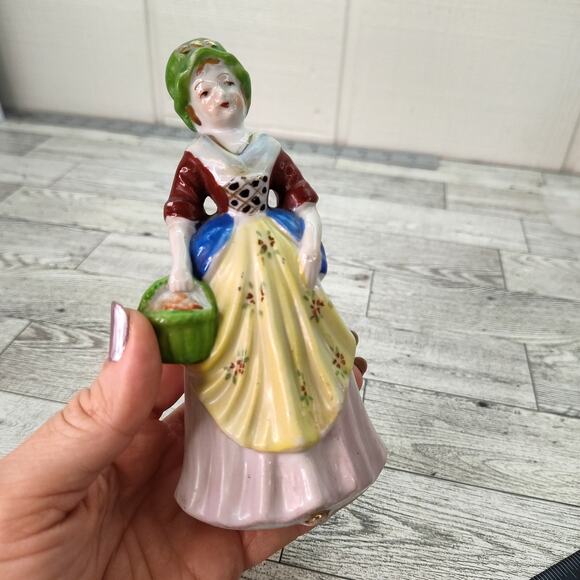 Colonial Woman Holding Basket Made in Japan 6" Figurine‎ Home Decor - Picture 2 of 10